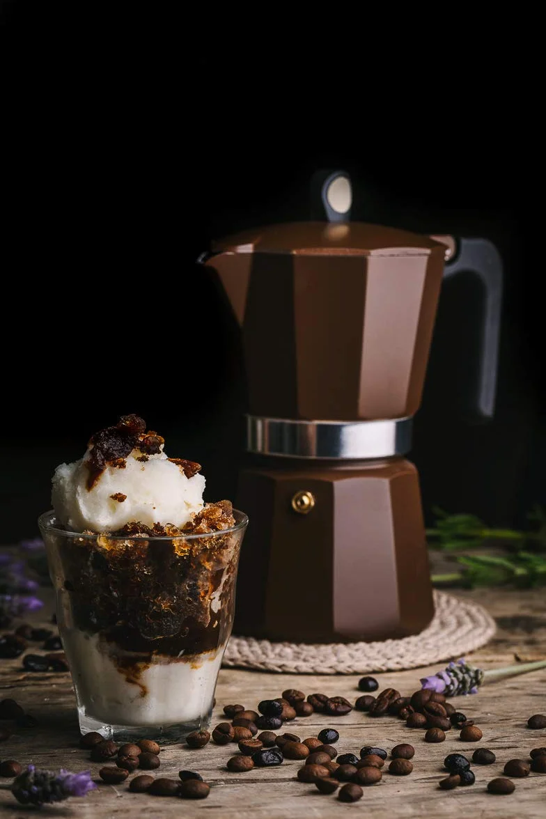 MONIX New Cream | Cafetera Italiana de Aluminio, Capacidad 12 Tazas, Apta para Todo Tipo de cocinas incluida inducción
