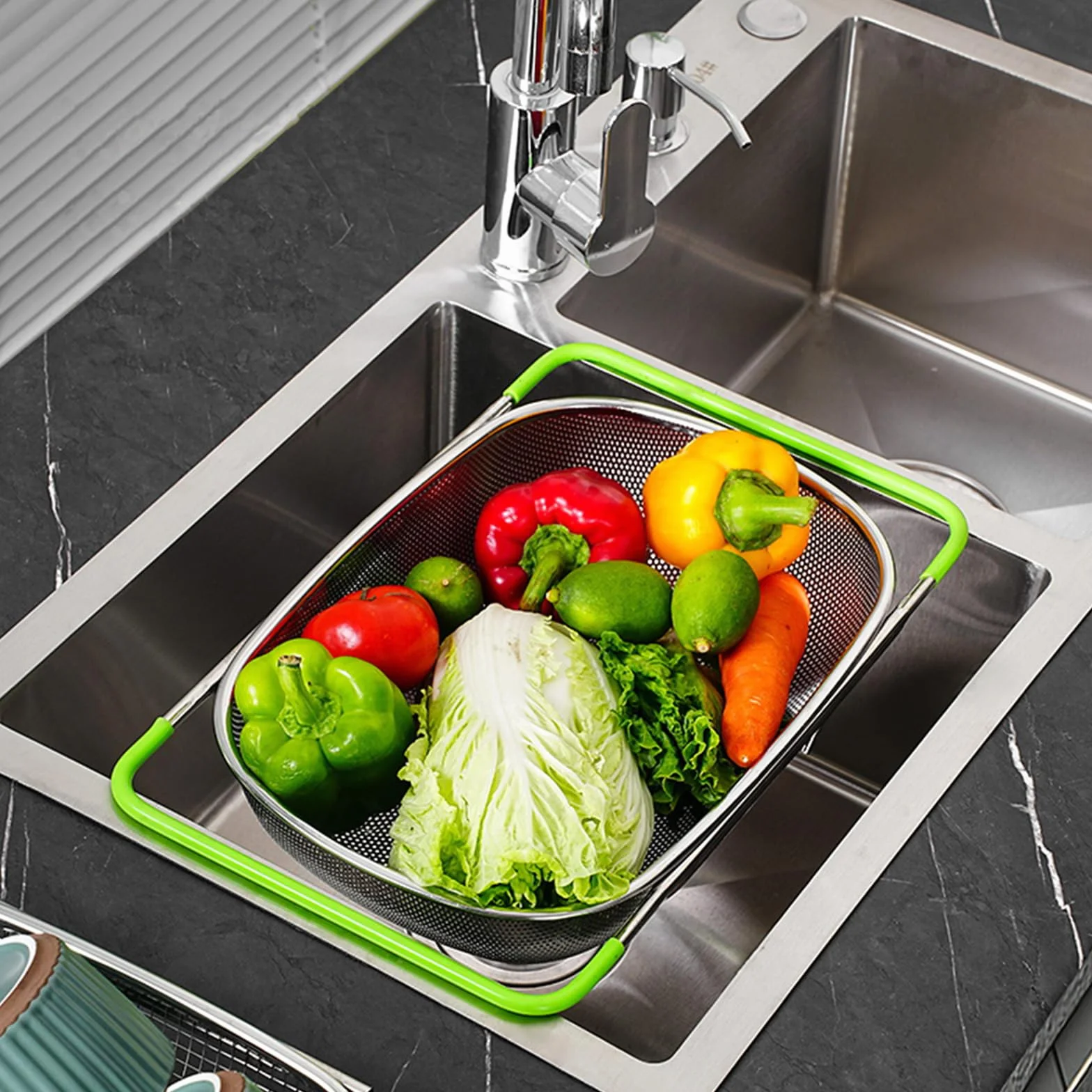 Colador Extensible Sobre el Fregadero(38-54cm), Cesta de Drenaje de Malla Fina de Acero Inoxidable para Cocina, Drenaje de Pasta, Lavado de Verduras, Arroz, Frutas y Almacenamiento de Platos-Verde