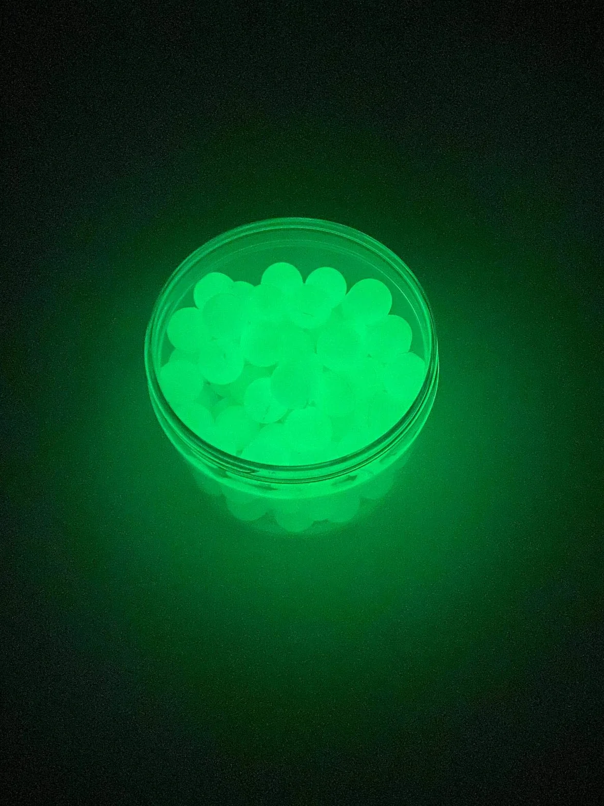 SSR 100 Night Vision Silicon Rubber Balls 68 Cal Green Fluorescence Paintballs Shining at Dark