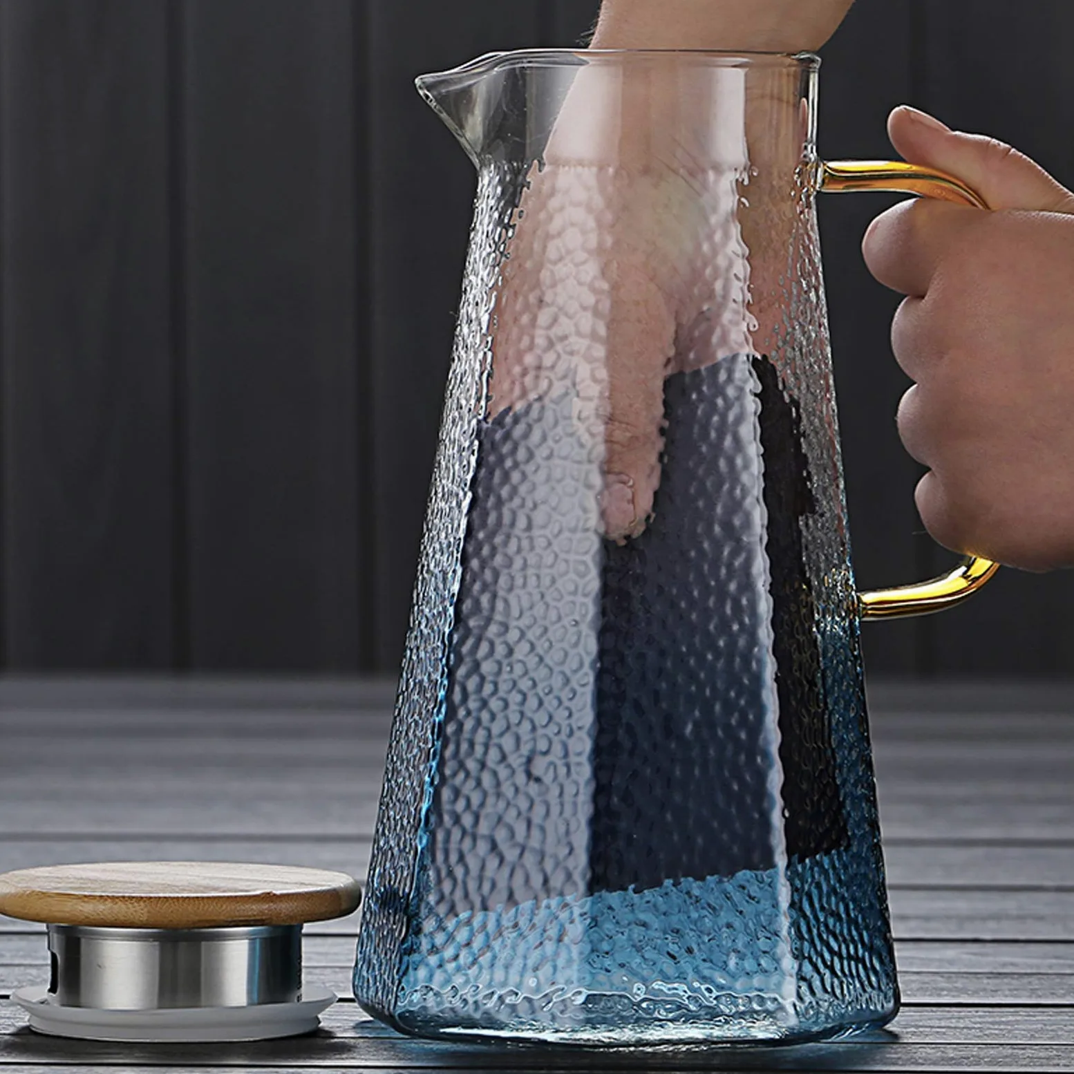 Jarra de Agua Jarra de Cristal Azul con Tapa y Mango Tetera de Vidrio de borosilicato Resistente al Calor fácil de Limpieza para el Jugo, la Leche, Las Bebidas frías o Calientes Teteras de té Helado