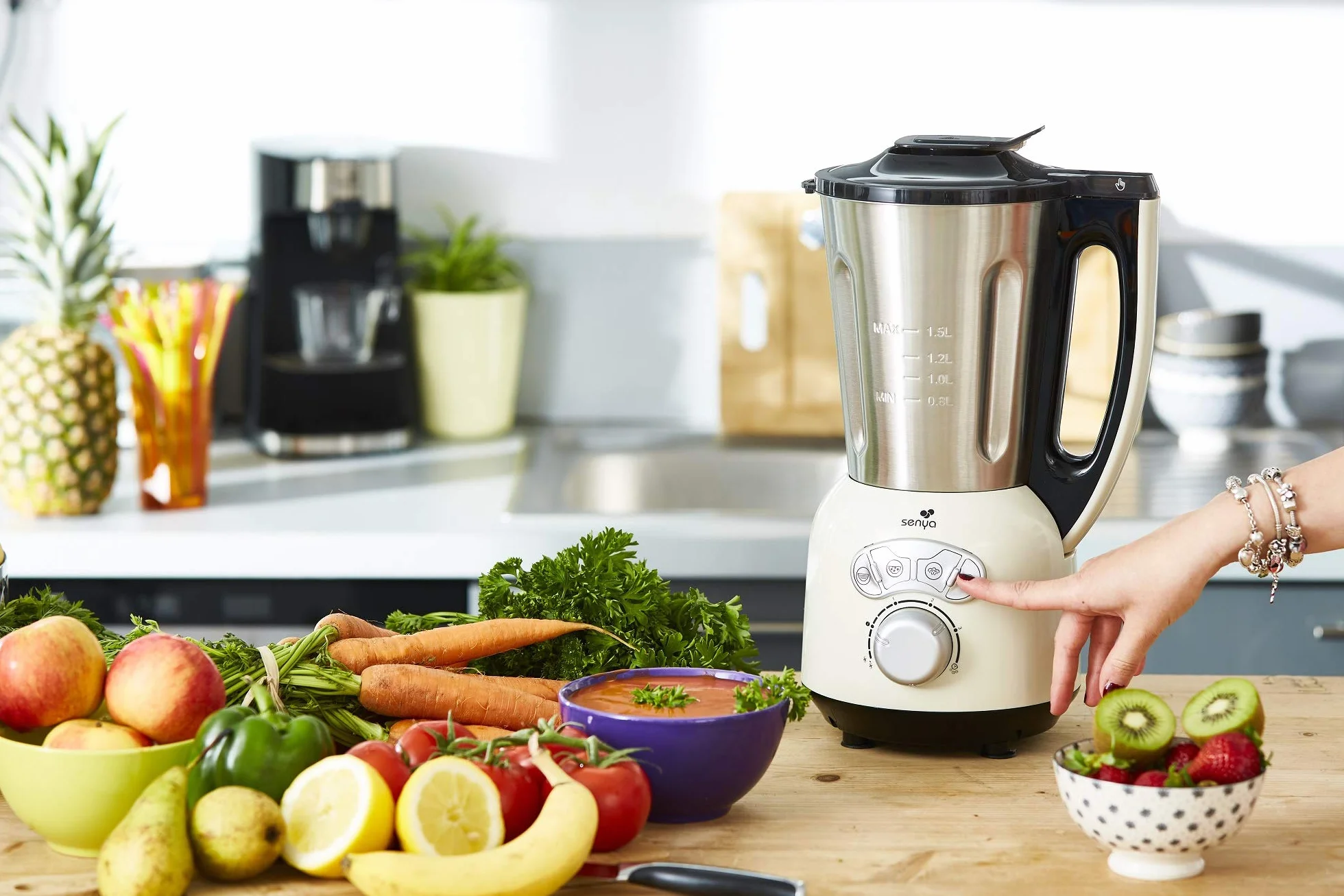 Senya Vapo Licuadora Calentador de Acero Inoxidable Cook & Ice V3, Máquina para Hacer Sopa Suave/Triturada, Cocción Al Vapor, Hielo Picado, Batidos, 1,5 L, Crema, 1400 W, 1.5 litros, 3 Velocidades