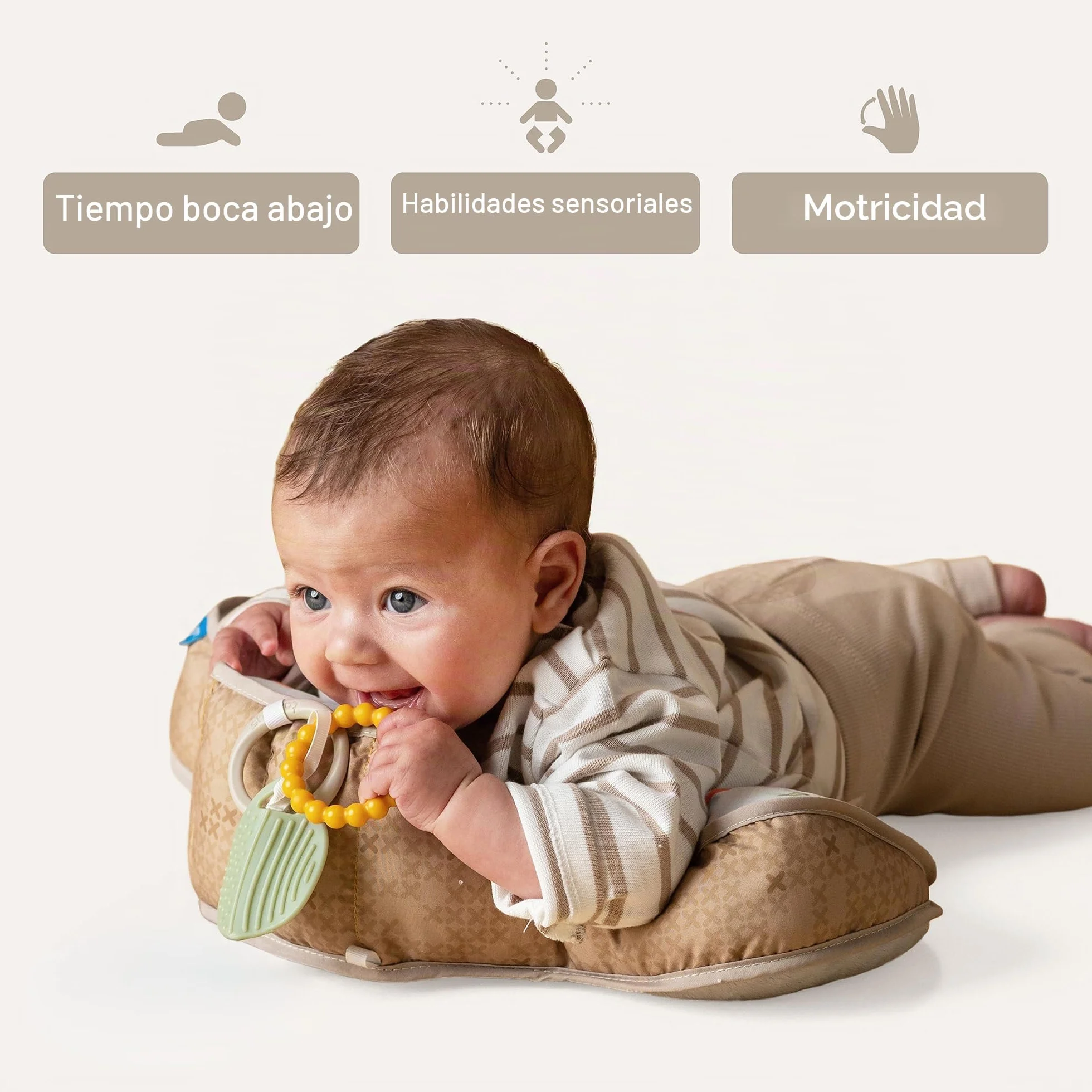 Cojín Tummy Time Bebé Oso 40 x 27 x 11 cm con 2 Juguetes extraíbles