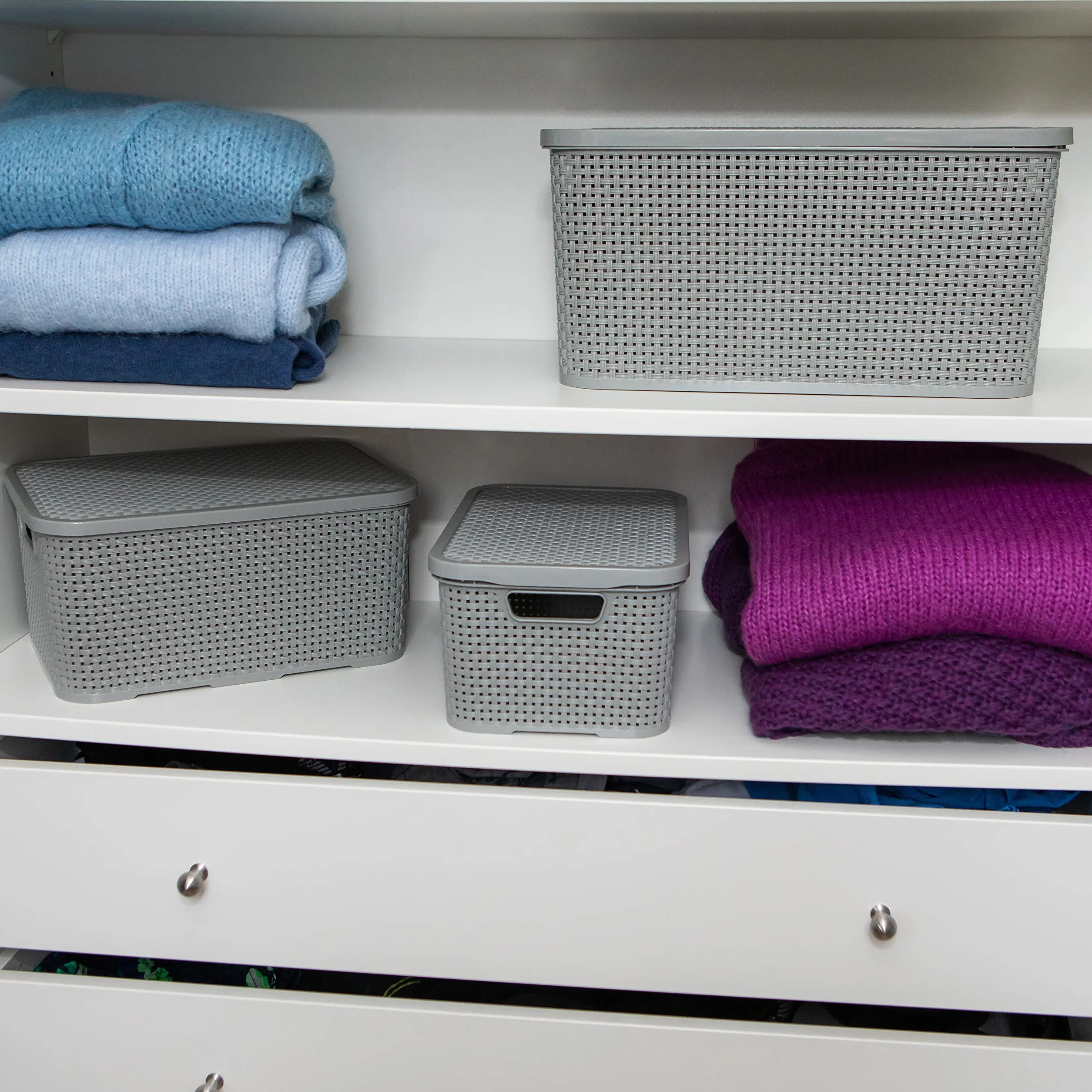 BranQ - Home Essential Cesta universal y multifuncional en diseño de ratán, tamaño S 7 L, sin bisfenol A, plástico polipropileno, gris claro, 28,5 x 19,5 x 12,9 cm