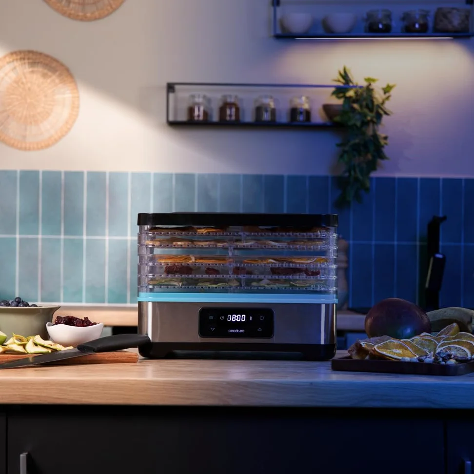 Cecotec Deshidratador de Alimentos VitaDry Pro. 300 W, Deshidratadora de Frutas con 5 Bandejas Altura Regulable, Pantalla Digital, Temporizador 30 min a 48 hs, Temperatura 35º-70º, Inox