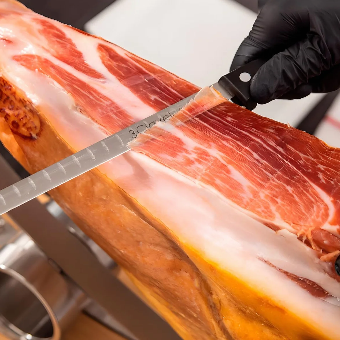 PracticDomus 3 Claveles Cuchillo Jamonero Estrecho, Alveolado, Acero Inoxidable, Mango Pom Negro, 29 cm