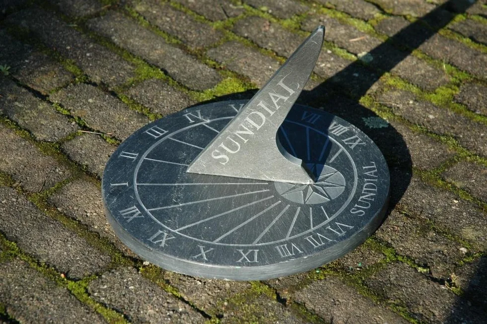 Esschert LS002 reloj de sol, 25 x 25 x 1,6 cm, 1.90 Kg, material pizarra, color gris