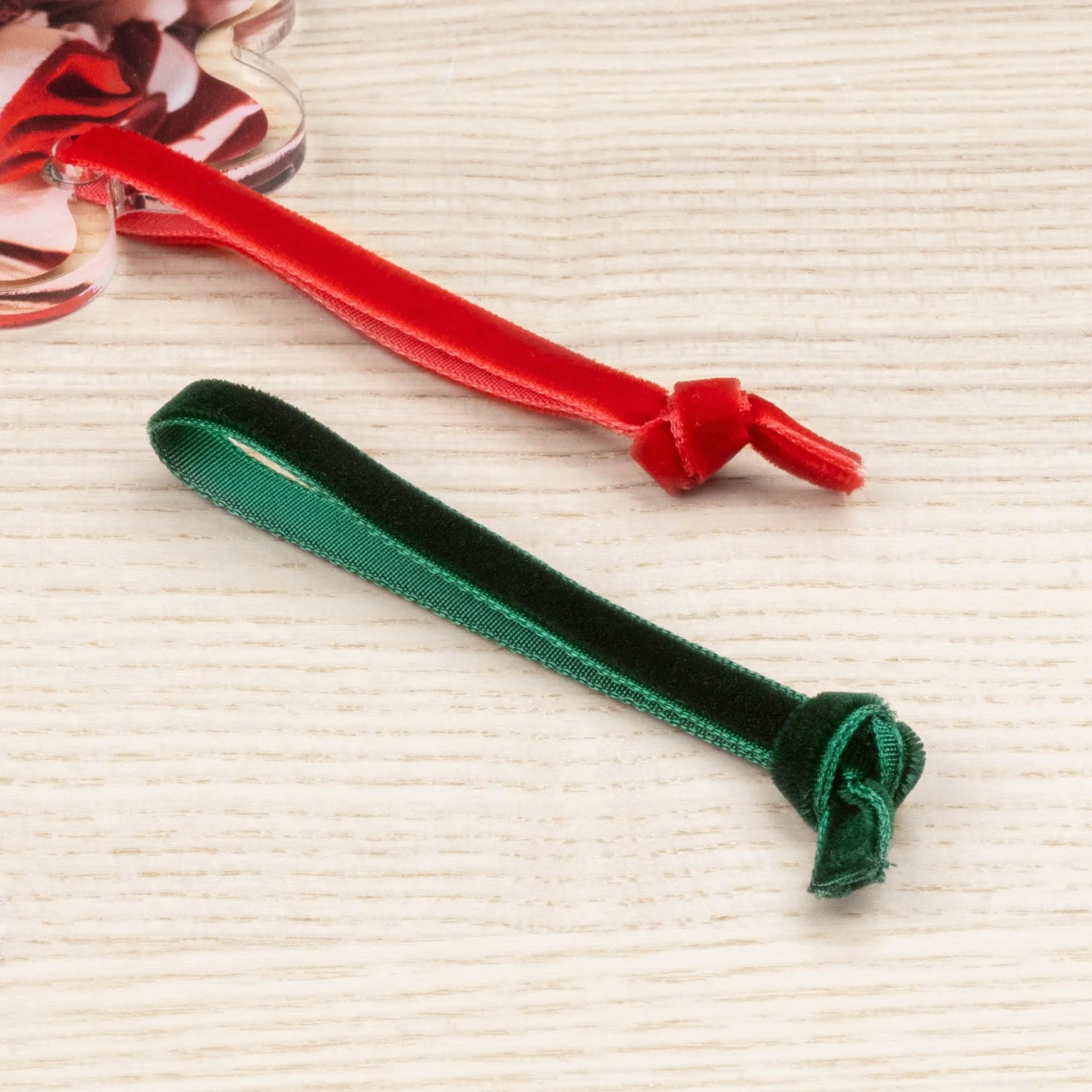 Wanapix | Adorno Navidad de Metacrilato Personalizado | Adorno para Árbol Navidad Personalizado con Foto | Incluye 2 Cintas de Terciopelo para Colgar, Verde y Roja | Huella