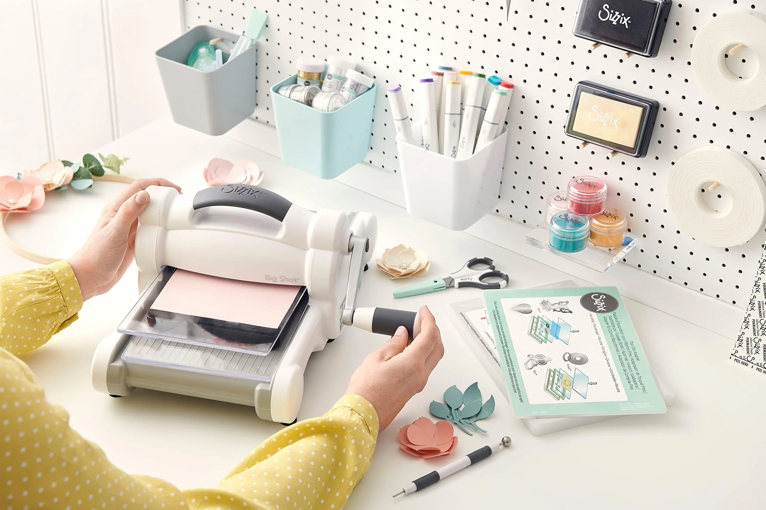 Sizzix 660200-Máquina de Troquelado Manual para Manualidades, álbumes de Recortes y Tarjetas, Apertura de 15,24 cm, Papel, Blanco, Única