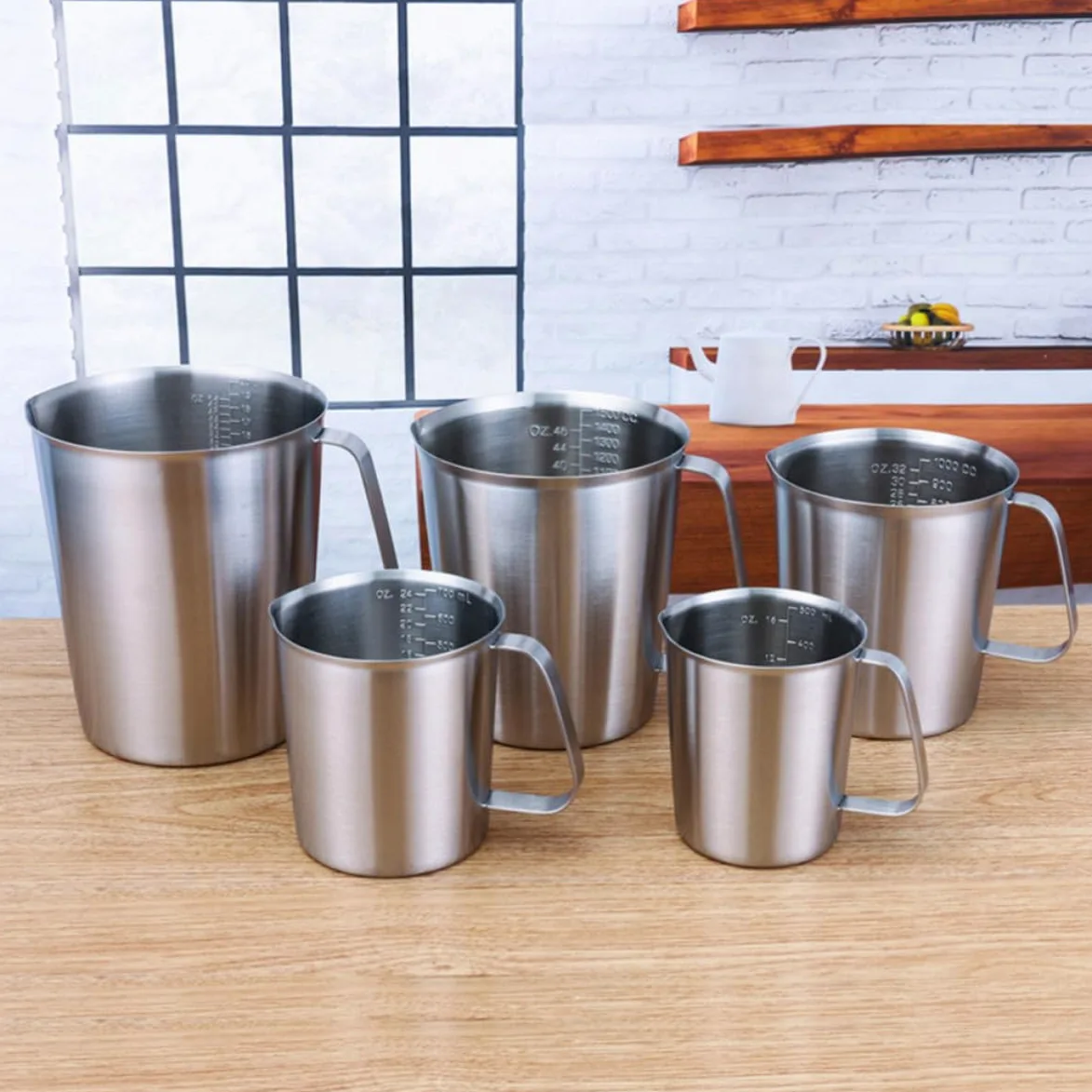 Taza Medidora con Asa de Acero Inoxidable 304 de 1500 Ml Resistente Oxidación, Adecuado para Hornear y Preparar Café o Té con Leche