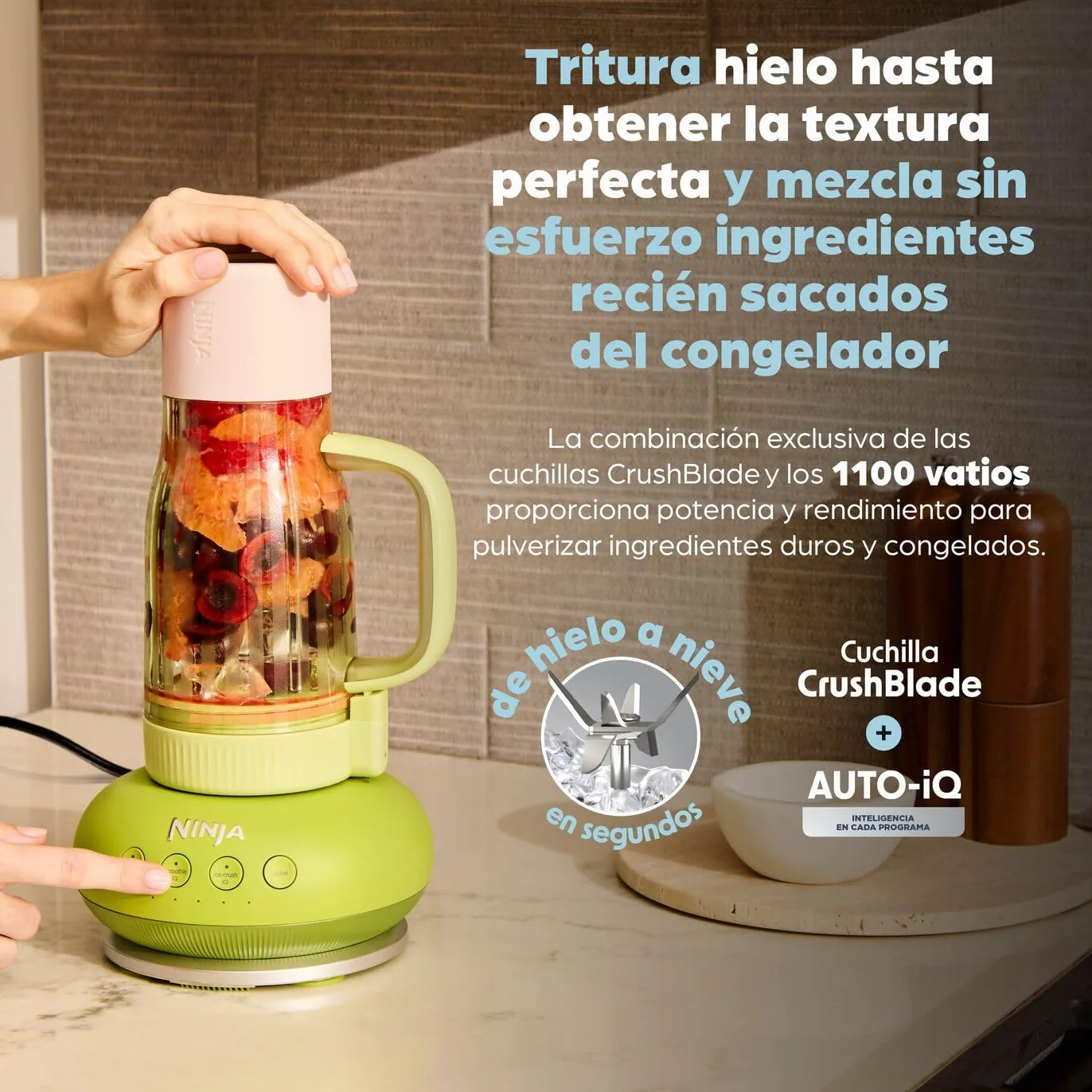 Ninja BlendBoss Batidora con vaso portátil, batidora individual con vaso extraíble, 3 preajustes automáticos, color ciberespacio DB351EUCY