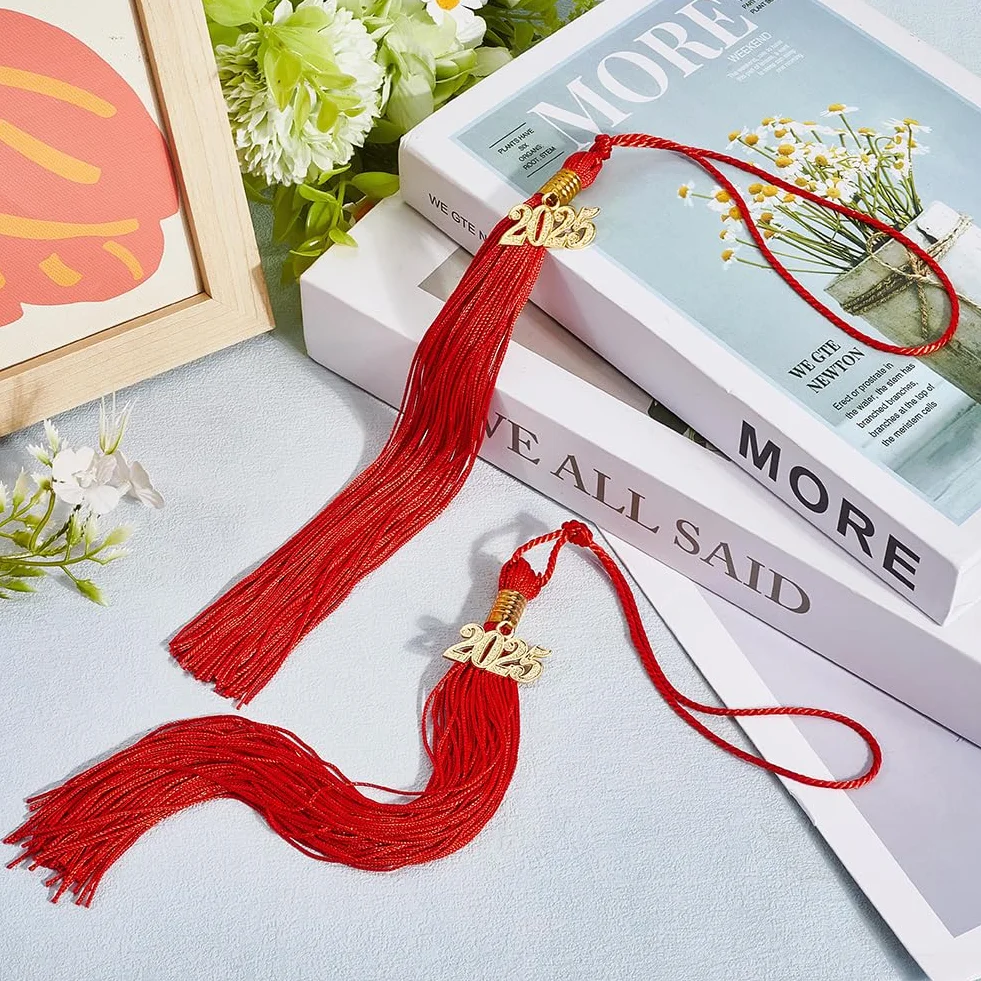 CRASPIRE 2 Borla Roja de Graduación 2025 borlas para Birretes de Soltero con Dije de Año Dorado Decoración con Borlas para Graduaciones Sombrero Ceremonia Académica Fiesta de Graduación Decoración