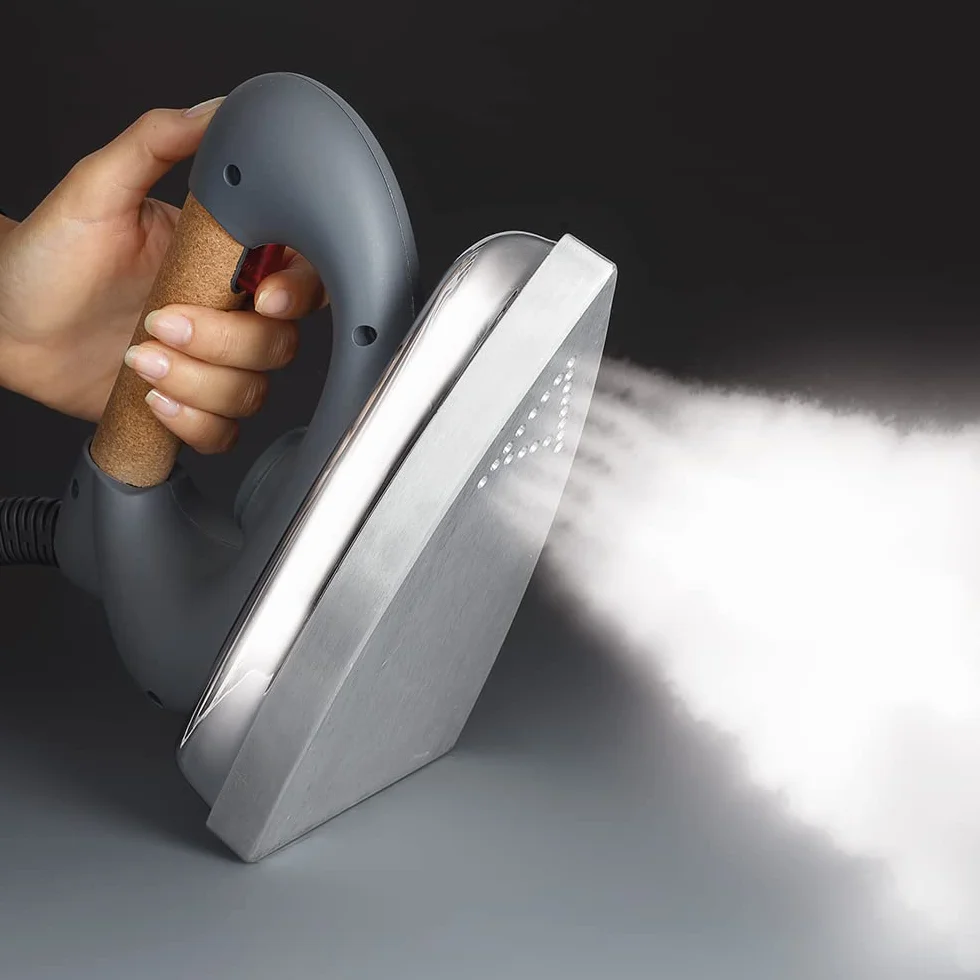 Polti Vaporella Forever 615 Pro, Plancha de Vapor con Caldera, Autonomía Ilimitada, 4 Bares de Presión, Potencia 2150 W, Depósito Extraíble 0,7 L, Calentamiento 3 Min., Negro