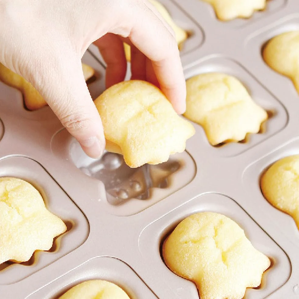 CANDeal Molde para Hornear Muffins con Forma De Buey De 12 Cavidades, Moldes Antiadherentes para Hornear Pasteles De Animales, Moldes para Pasteles De Vaca Novedosos para Hornear En El Horno