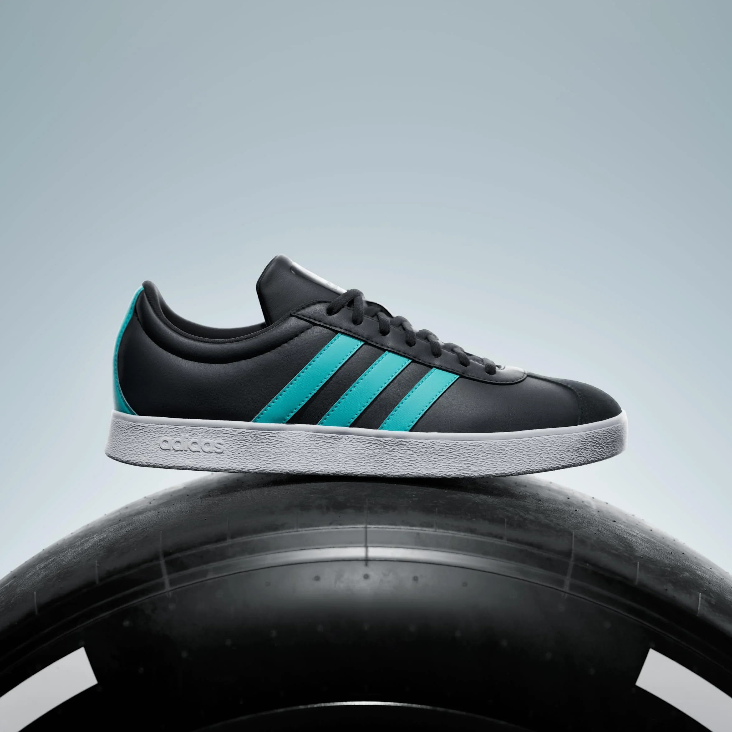 adidas Mercedes-AMG Petronas Formula One Team VL Court Zapatos Unisex Adulto