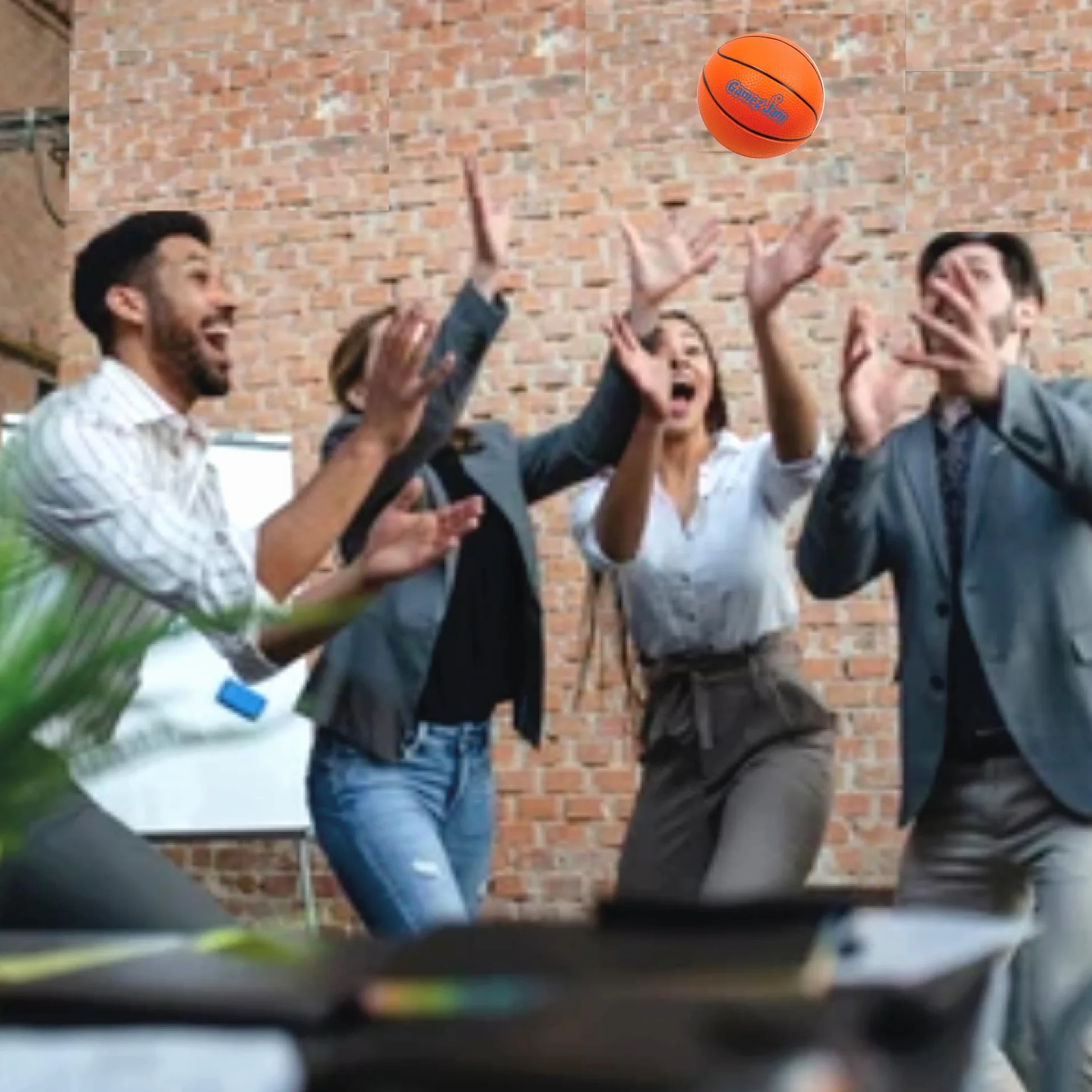 Mini Aro de Básquetbol para Puerta - Tablero Endurecido, Red y Pelotas para Mates - Canasta de Baloncesto de Interior