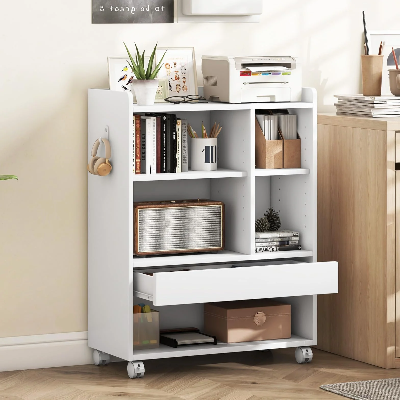 KOMFOTTEU Archivador Móvil con Ruedas, Soporte para Impresora con Cajón, Estantes Ajustables, Gancho, Mueble de Almacenamiento para Salón, Estudio, Oficina, 63,5 x 30 x 84,5 cm (Blanco)