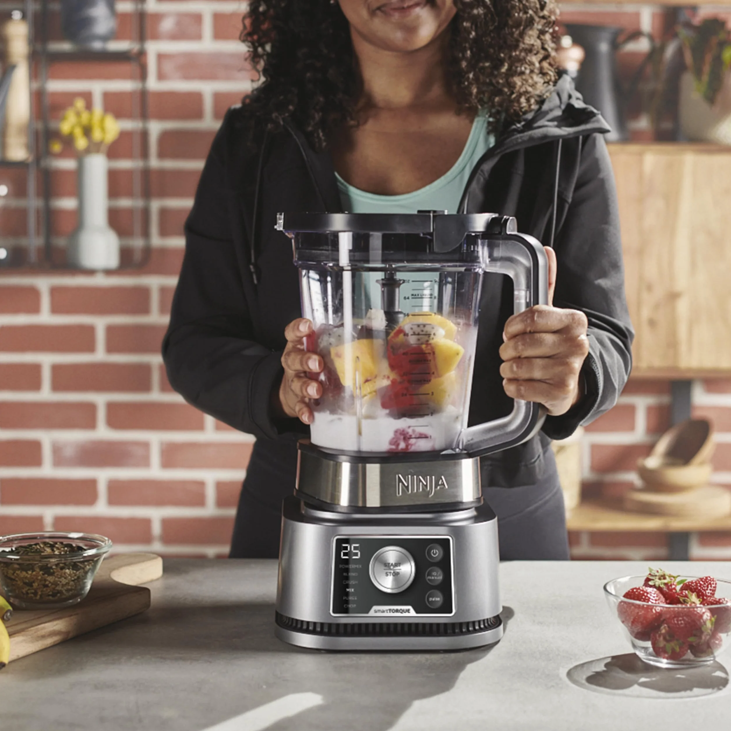 Ninja Foodi Power Nutri Batidora de vaso 3 en 1, Smoothies, cremas y bebidas heladas, jarra de 2,1 l, vaso de 700 ml, recipiente de 400 ml con varilla Power Paddle, 1200 W, Plateada CB350EU