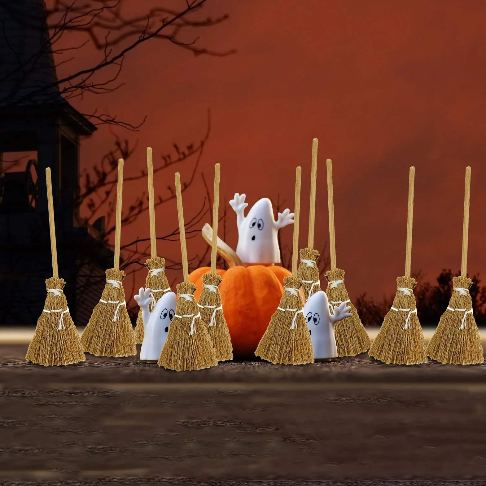 Escoba de bruja de Halloween, paquete de 10 | Accesorios de decoración de Halloween para niños y adultos | Escoba de bruja para fiesta de Halloween, accesorio decorativo para colgar Zorq