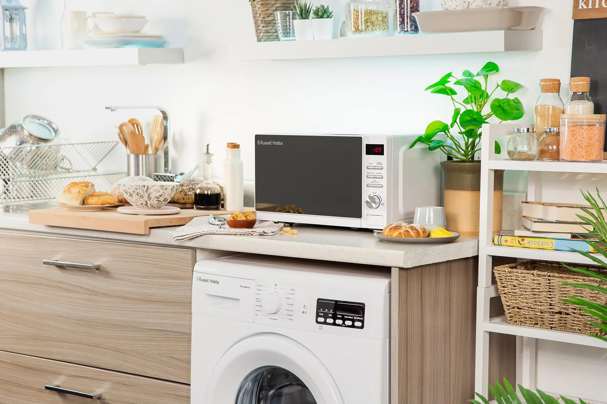 Russell Hobbs RHM2079A - Microondas digital básico, 20 l y 800 W, 5 niveles de potencia, descongelación automática, 8 menús de cocinado automático, reloj y temporizador, fácil de limpiar, blanco
