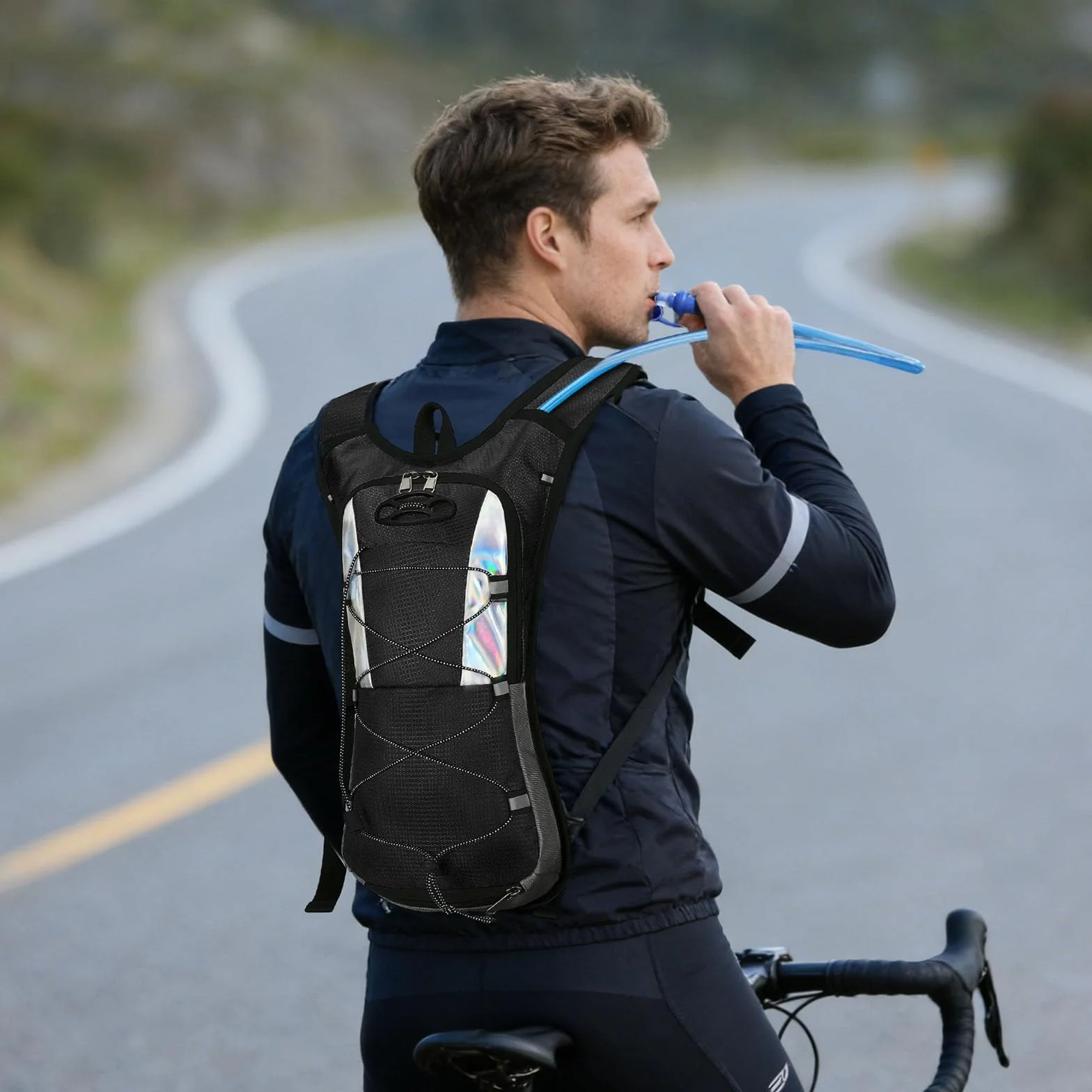 Mochila de Hidratación 2L Impermeable para Running Ciclismo MTB con Red para Casco Tiras Reflectantes