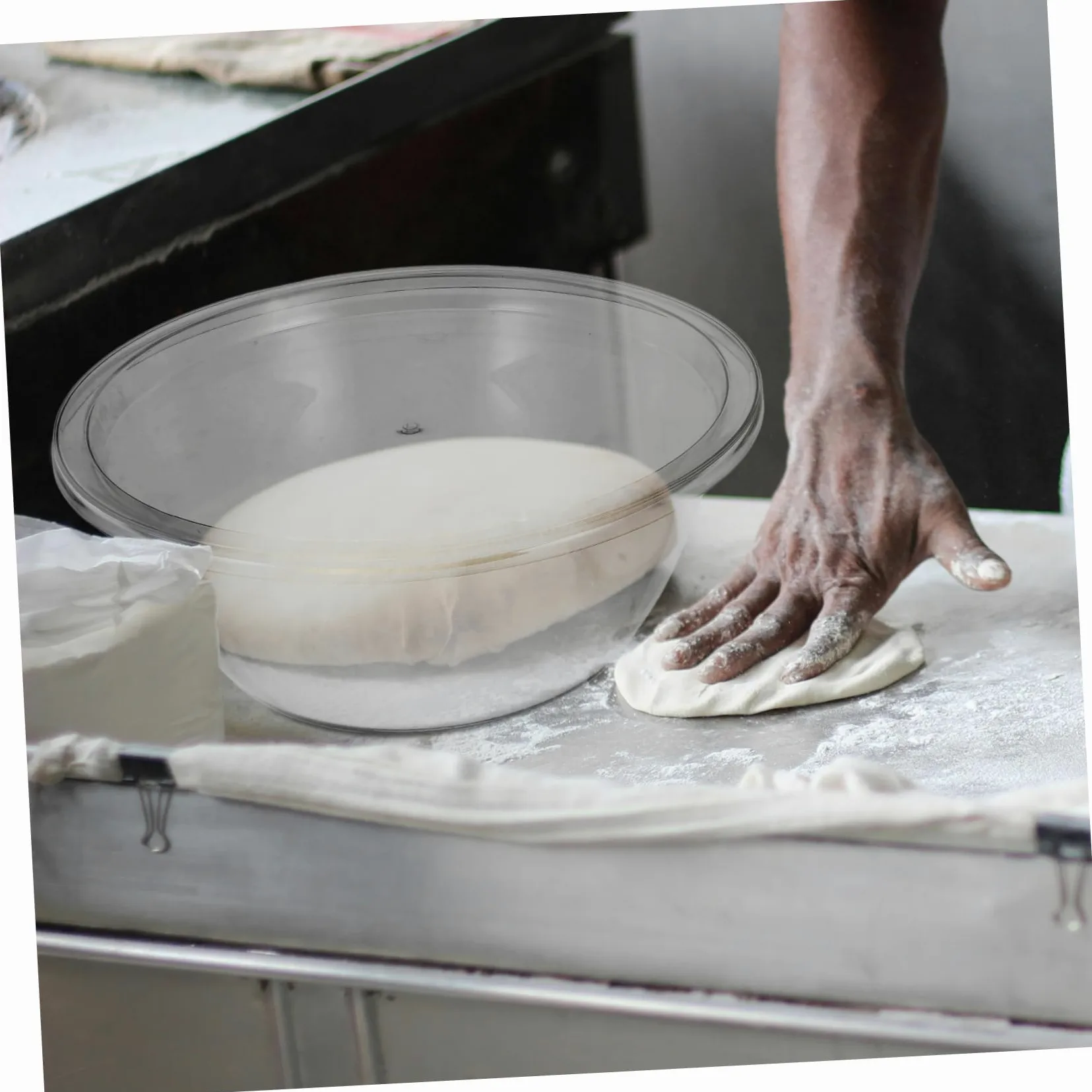 Alipis Bol Grande de Plástico con Tapa Transparente y Resistente Deformación Multiusos para Amasar Preparar Ensaladas y Almacenar para Cocina Familiar