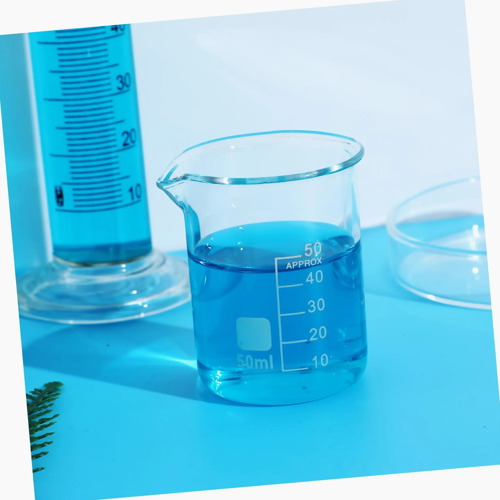 Vasos Medidores de Vidrio de 50ml Graduación y Uso Versátil Fáciles de Limpiar Set de 20 para Laboratorio y Experimentos Científicos