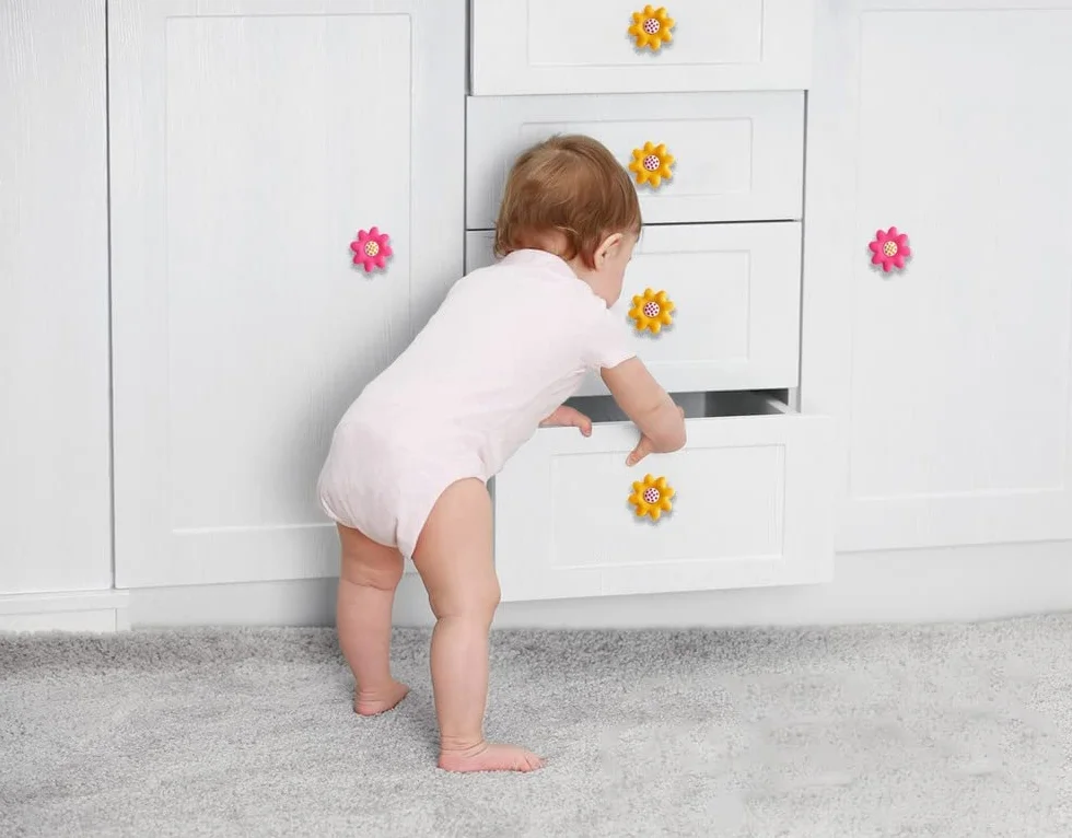 Juego de 6 pomos de goma suave para muebles de jardín de estilo místico, para niños, niñas, jóvenes, para armarios y cajones, juguetes (flores amarillas)