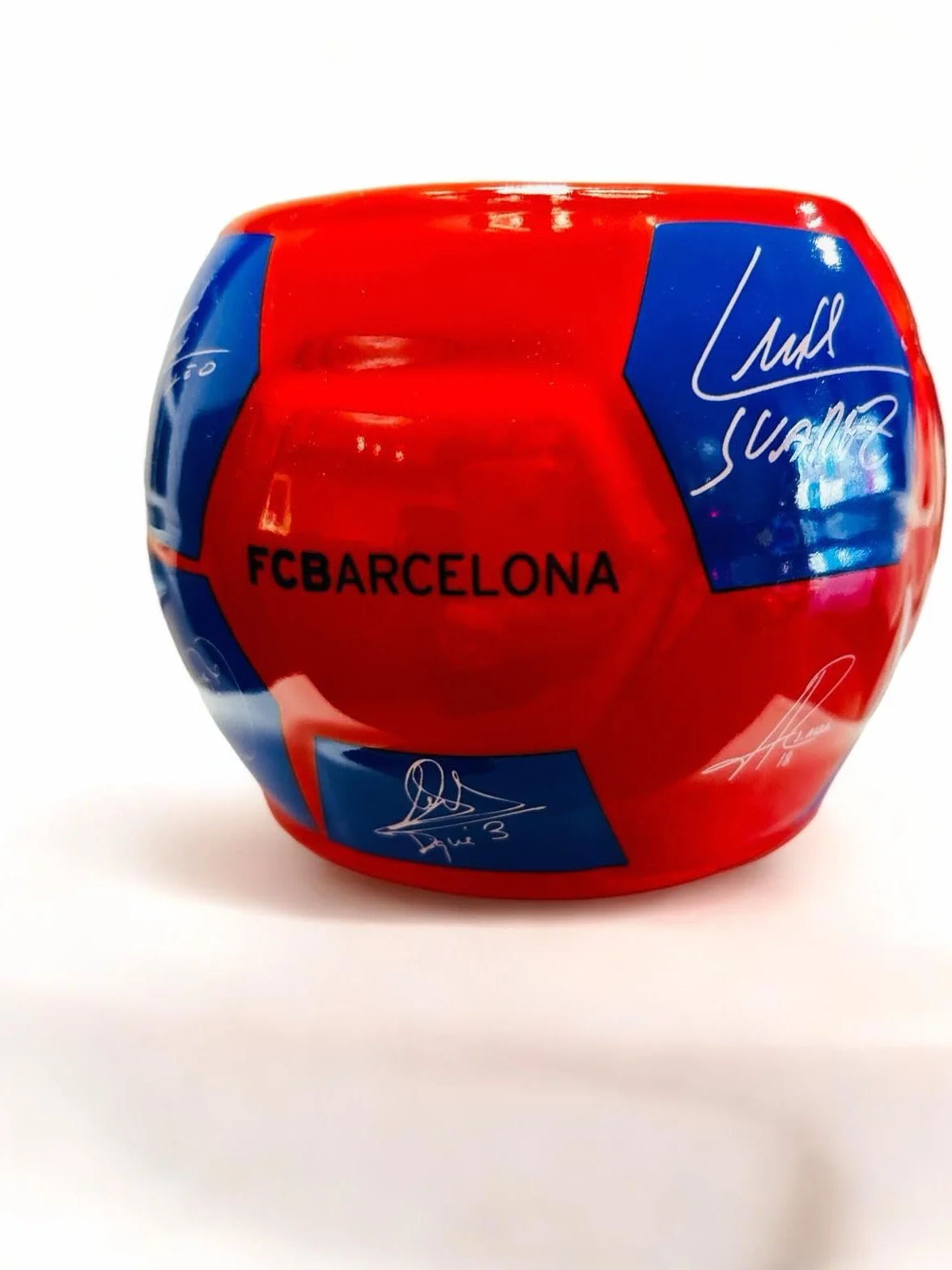 Taza balón de fútbol con firma jugadores Barcelona cerámica