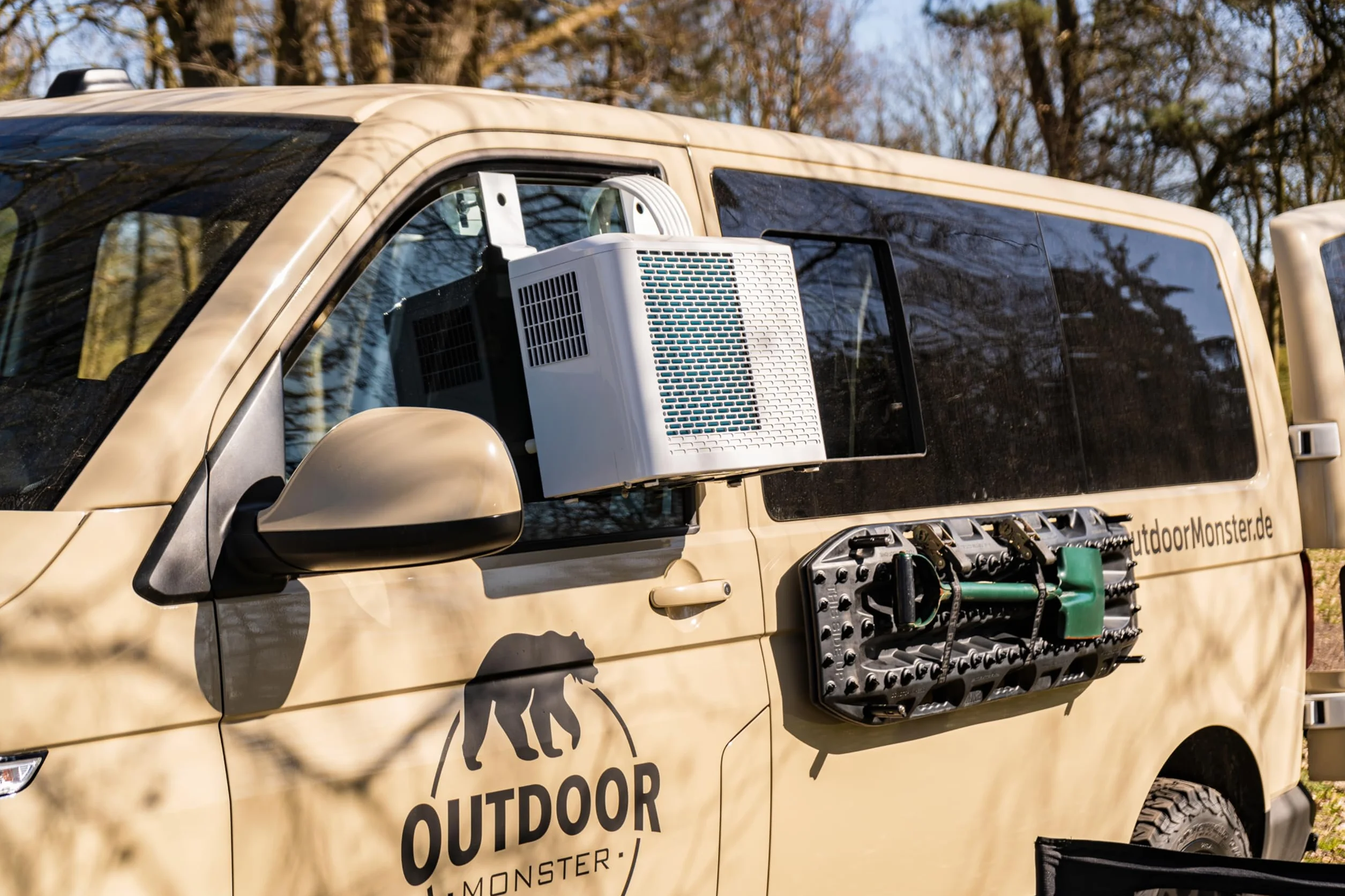 MEDION Smart Split Aire Acondicionado Caravana P502 (5000 BTU, 3 en 1, Refrigeración, Deshumidificación, Ventilador, hasta 12 m², ideal para caravanas, Campers, Modo Nocturno, WiFi, App, MD 37735)