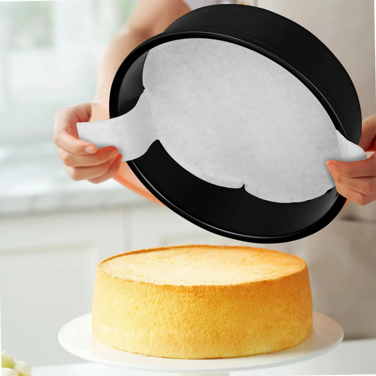 POPETPOP Juego de 3 Moldes Redondos para Pasteles, 8 Pulgadas, Acero al Carbono Negro, Antiadherente, con 100 Hojas de Papel Pergamino para Repostería