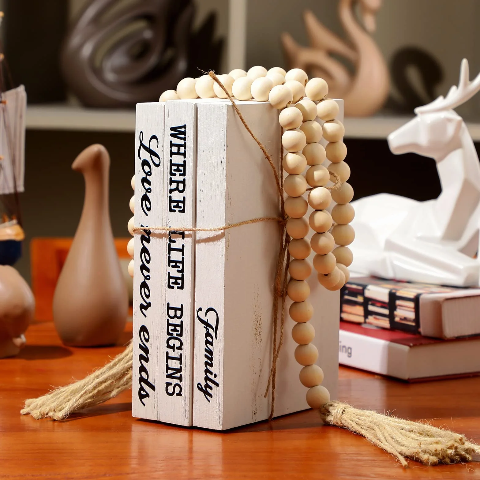 3 Libros Decorativos para decoración del hogar, Libros de imitación Blancos, Libros de exhibición Apilados con borlas de Cuentas de Madera para mesas de café, 58 Pulgadas (Familia Donde Comienza la