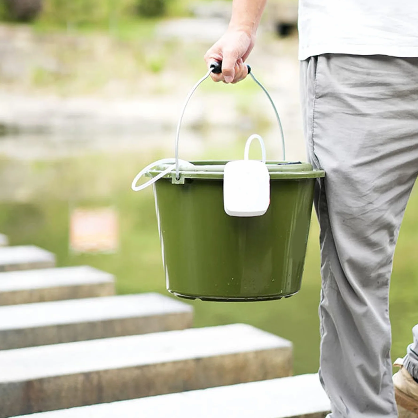 Cubo de Pesca 5L Portátil con Tapa y Orificio de Aireación