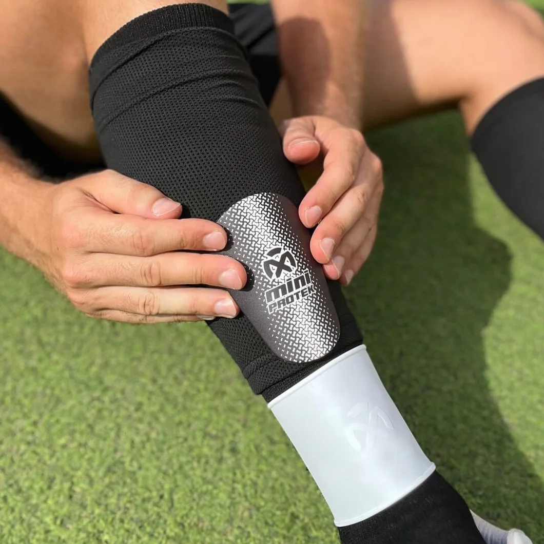 Oxum Sport Espinilleras de Fútbol Mini para Niños y Adultos Tallas S y M 8,3x5,5 cm 10x6 cm