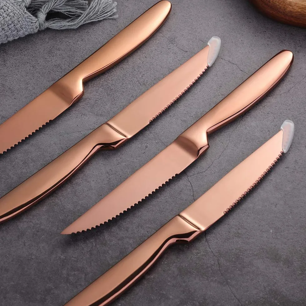 Bisda Juego de 6 Cuchillos de Carne Oro Rosa serrado Steak Knives Acero Inoxidable Sierra Cuchillo para Carne 22cm de Largo Cuchillos de Mesa Cuchillos de Cocina lavavajillas Seguro