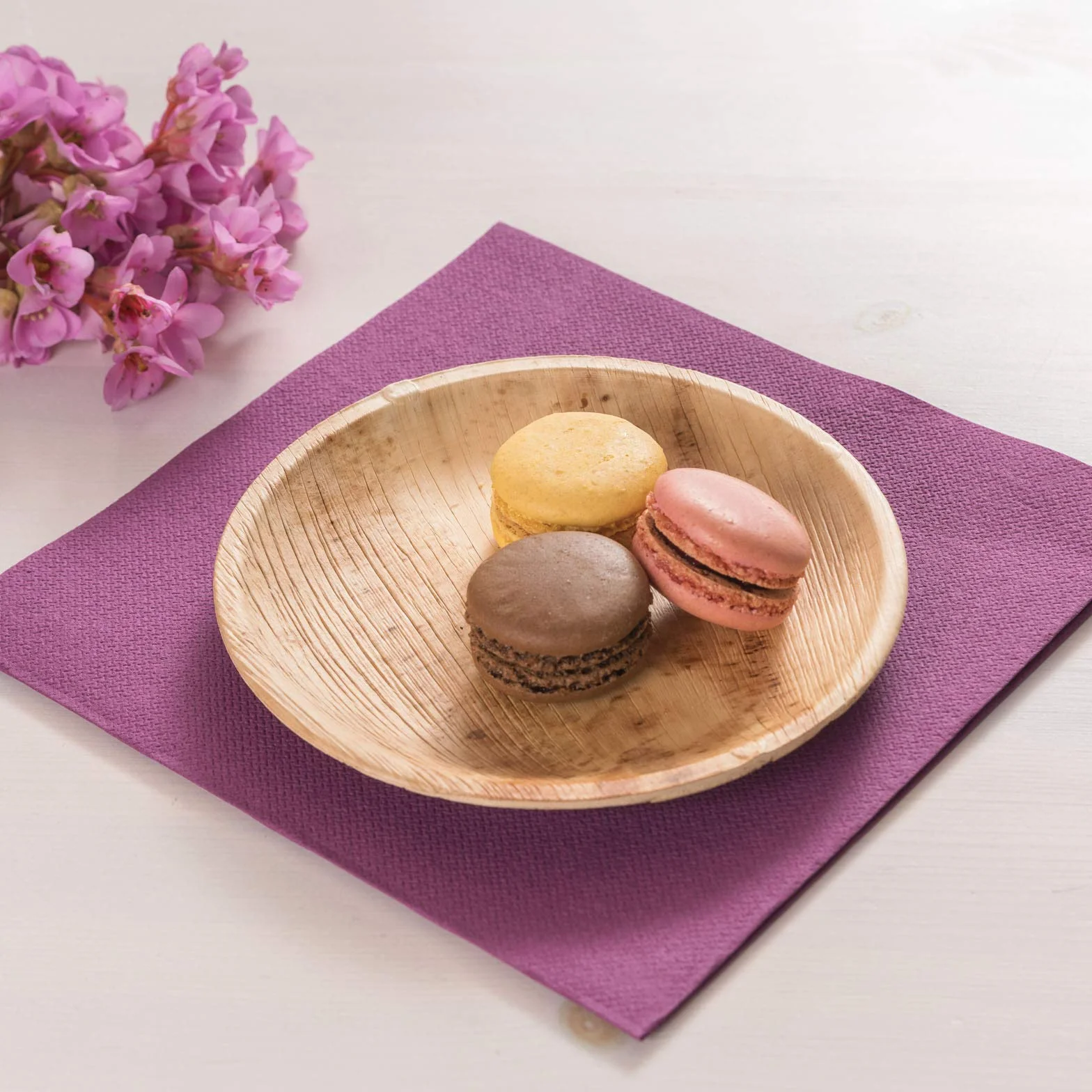 25 Platos Desechables de Hoja de Palma Orgánicos - Redondo Ø 15 cm - Vajilla Ecológica Elegante - Estable, Natural y Compostable - Menaje para Fiestas o Cocktail