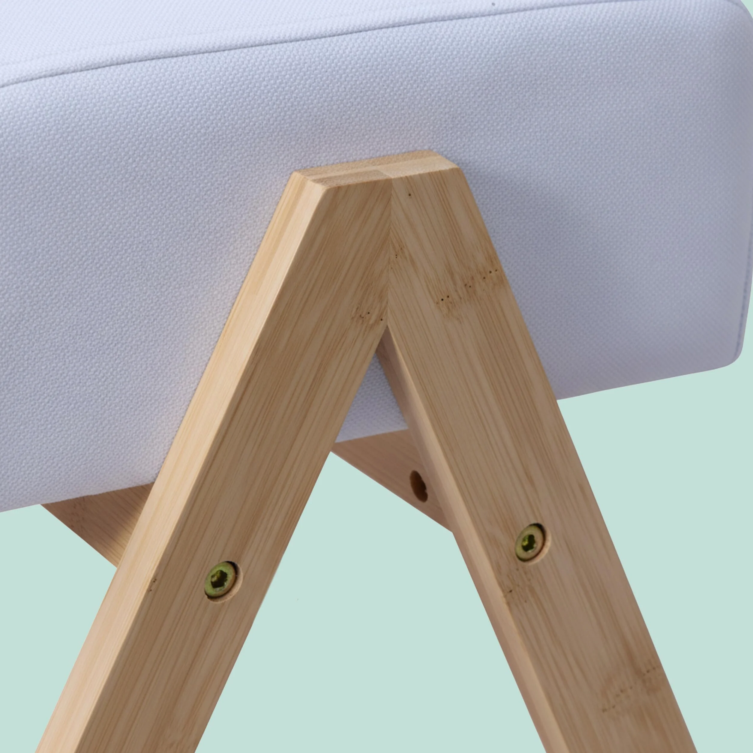 Relaxdays Reposapiés Acolchado con Patas de bambú, 40x28x30 cm, recibidor/salón, Taburete Auxiliar, Crema/Natural
