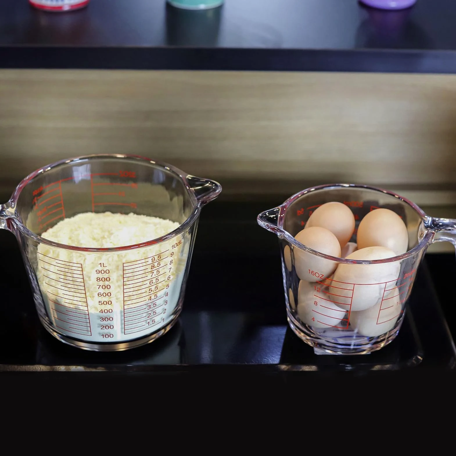 de 3 tazas medidoras de vidrio, agarre antideslizante | Escala precisa y construcción a prueba de calor para uso a altas temperaturas y marcado claro para hornear cocinar