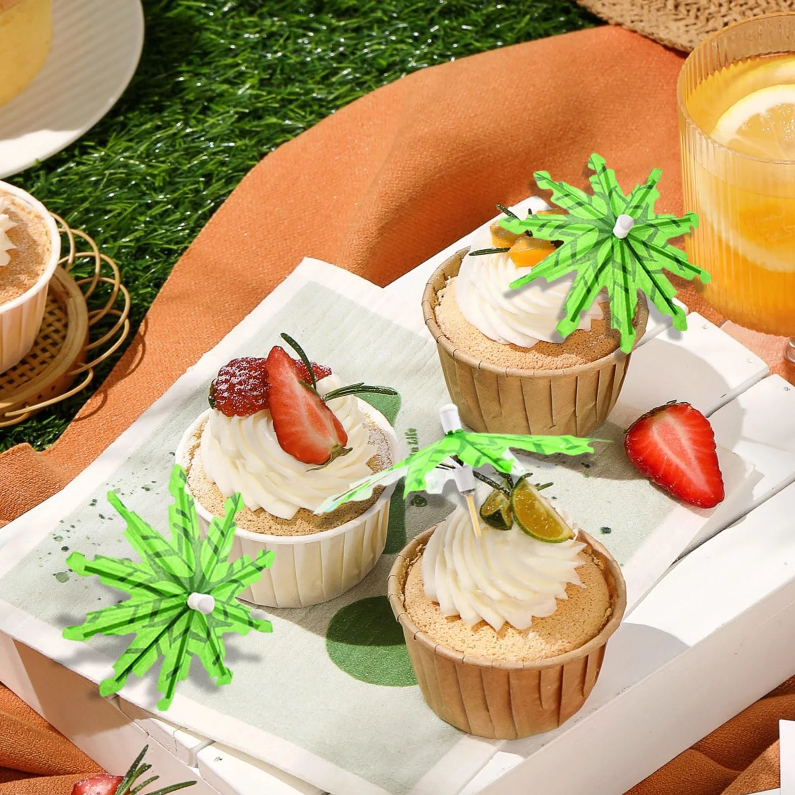 50 Piezas Paraguas de Cóctel, Mini Sombrillas de Cóctel, Sombrilla Decoracion Cóctel, Sombrillas Bebida, Sombrilla de Cóctel Decoración de Cóctel, Paraguas Cóctel para Pastel Postre Bebida (D)