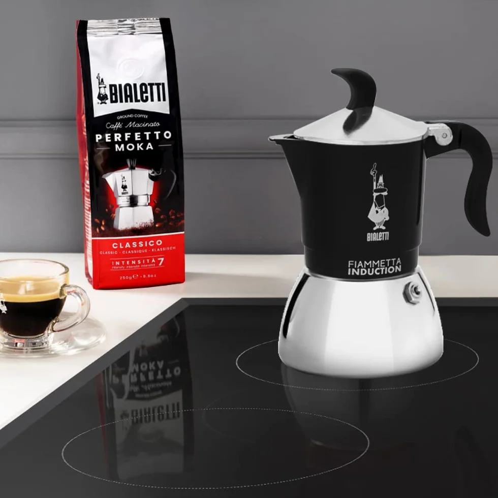 Bialetti Fiammetta Cafetera de inducción, 4 tazas (150 ml), Apto para todos los fuegos, Diseño elegante, Negro