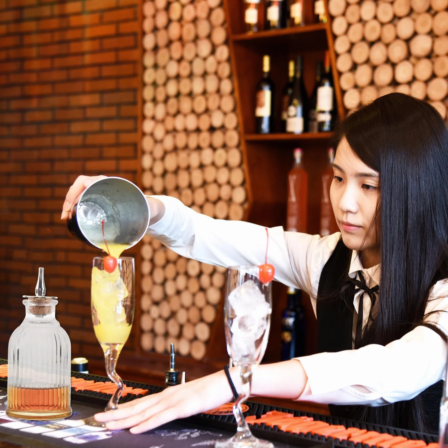 Botella Dispensadora de Vidrio de 90 Ml para Whisky y Absenta con Tapa, Elegante y Moderna para Fiestas y Cualquier Ocasión Color Aleatorio