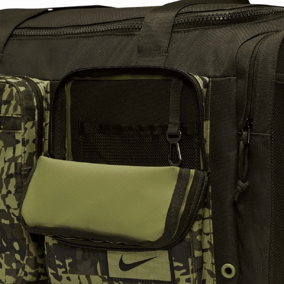 Nike Training Duffel Bag Utility Power Medium Sequoia/Sequoia/Alligator, Medium Sequoia/Sequoia/cocodrilo, Bolsa de Duffel