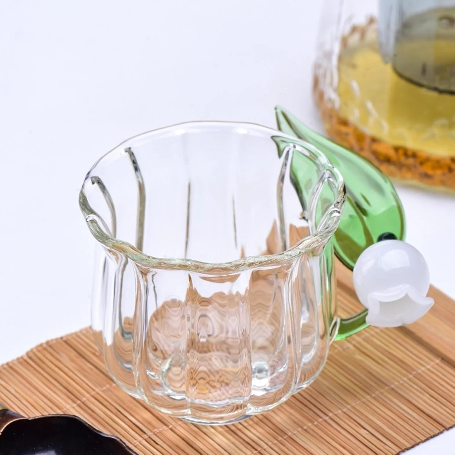 vasos para beber Taza de vidrio soplado a mano con asa en forma lirio la válvula, 135 ml. Tazas café/té borosilicato transparente