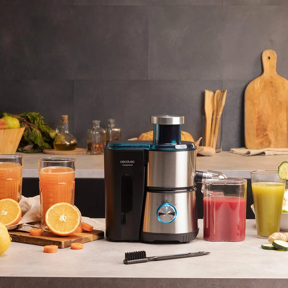 Cecotec Licuadora Orbital Juice&Fresh 400 Titan Black. 400 W, 20000 RPM de Velocidad, Tamaño Compacto, 2 Velocidades, Disco con Recubrimiento de Titanio Negro, Sistema antigoteo, Jarra 350 ml