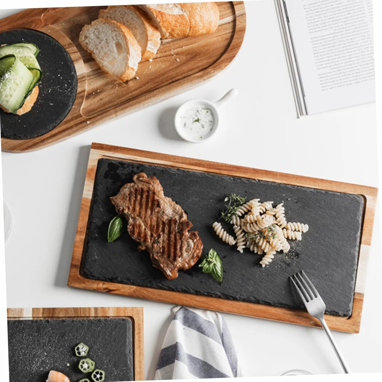 Plato de degustación multifuncional de madera de acacia negra, pizarra natural, para presentaciones de sushi y uso en restaurantes.