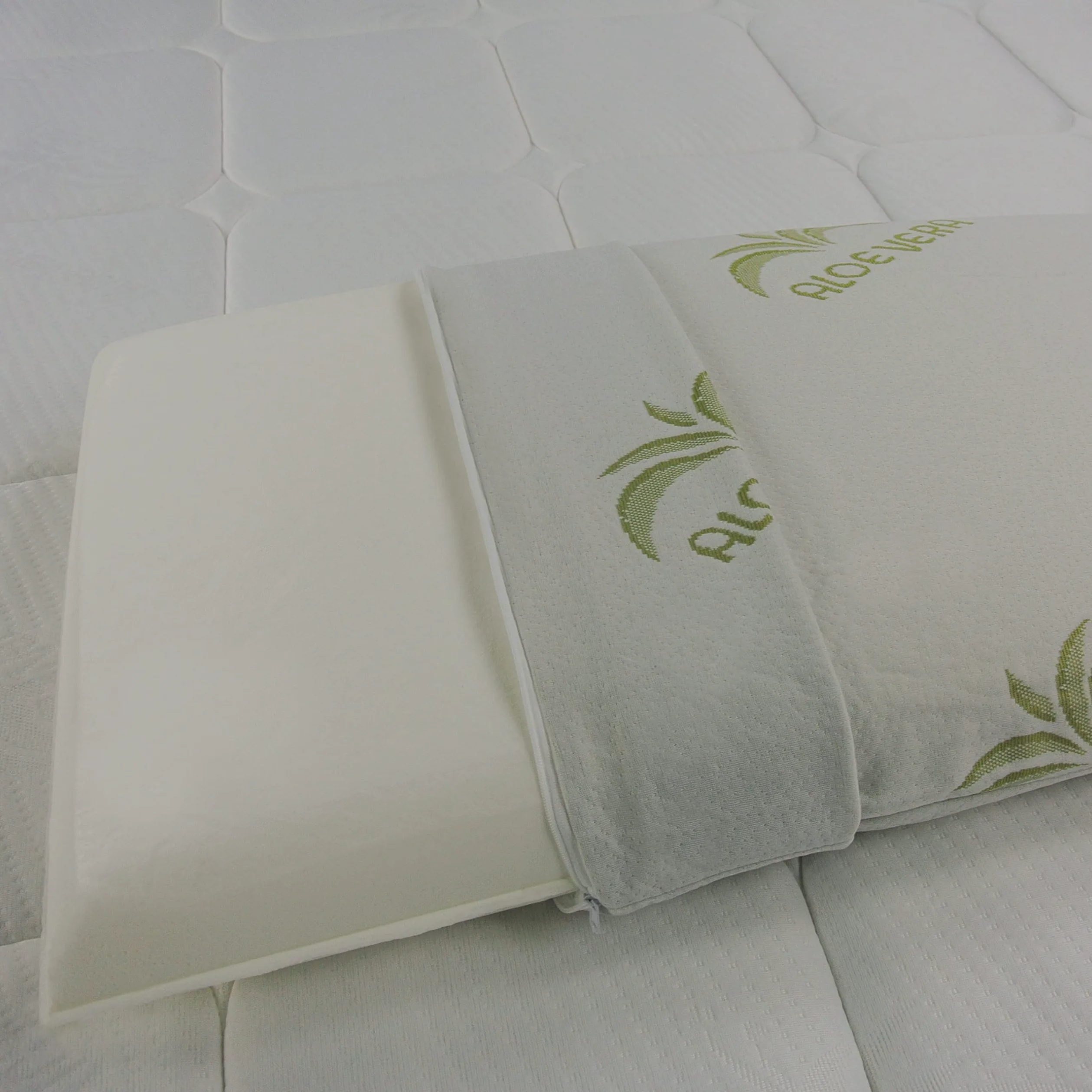 Baldiflex - Almohada de Espuma con Memoria (Forma Tradicional, Funda con extracto de Aloe Vera)