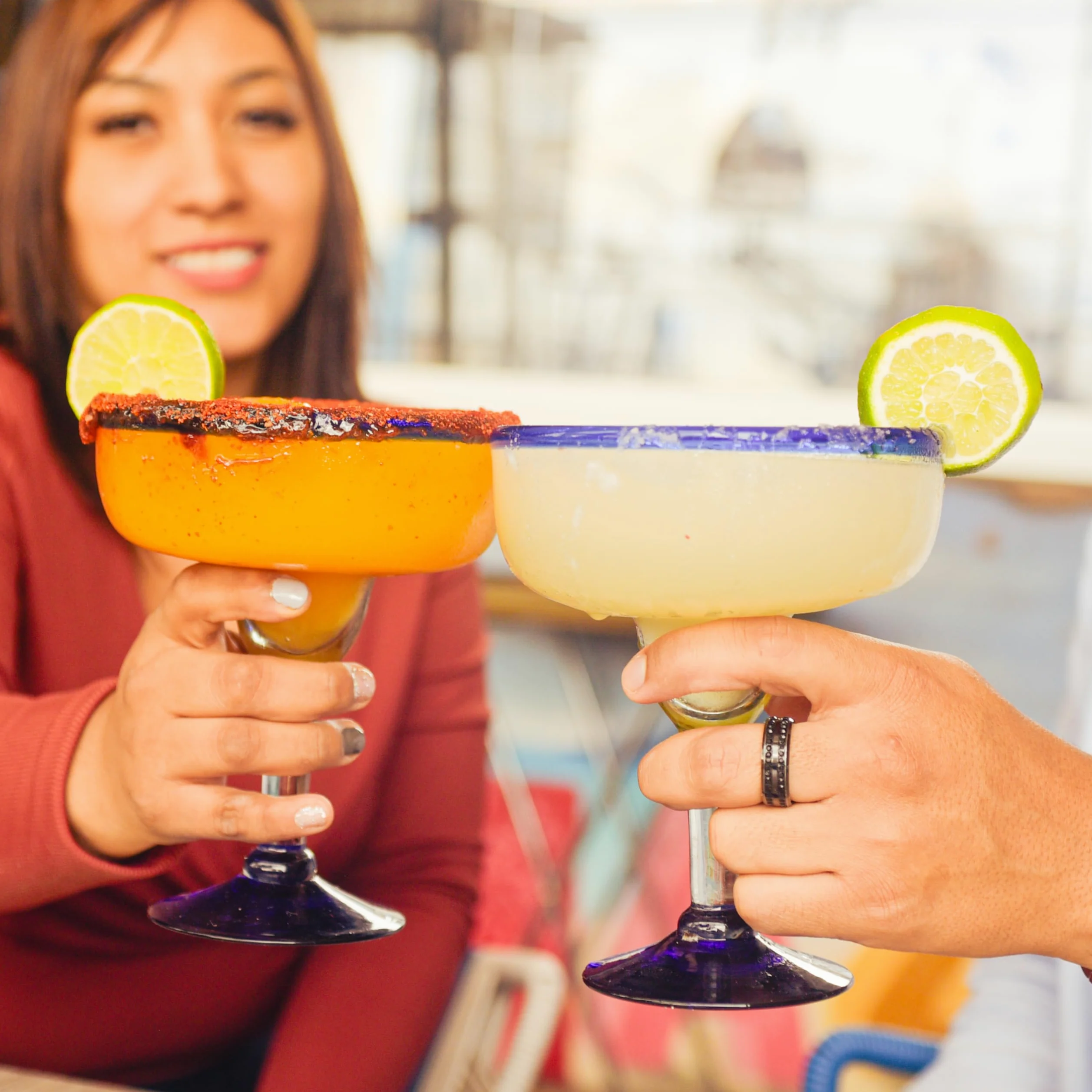 Vasos grandes de margarita mexicana soplados a mano, auténtico cristal hecho a mano de México, borde azul cobalto, juego de fiesta, perfecto para margaritas, piña coladas, cócteles congelados u otras