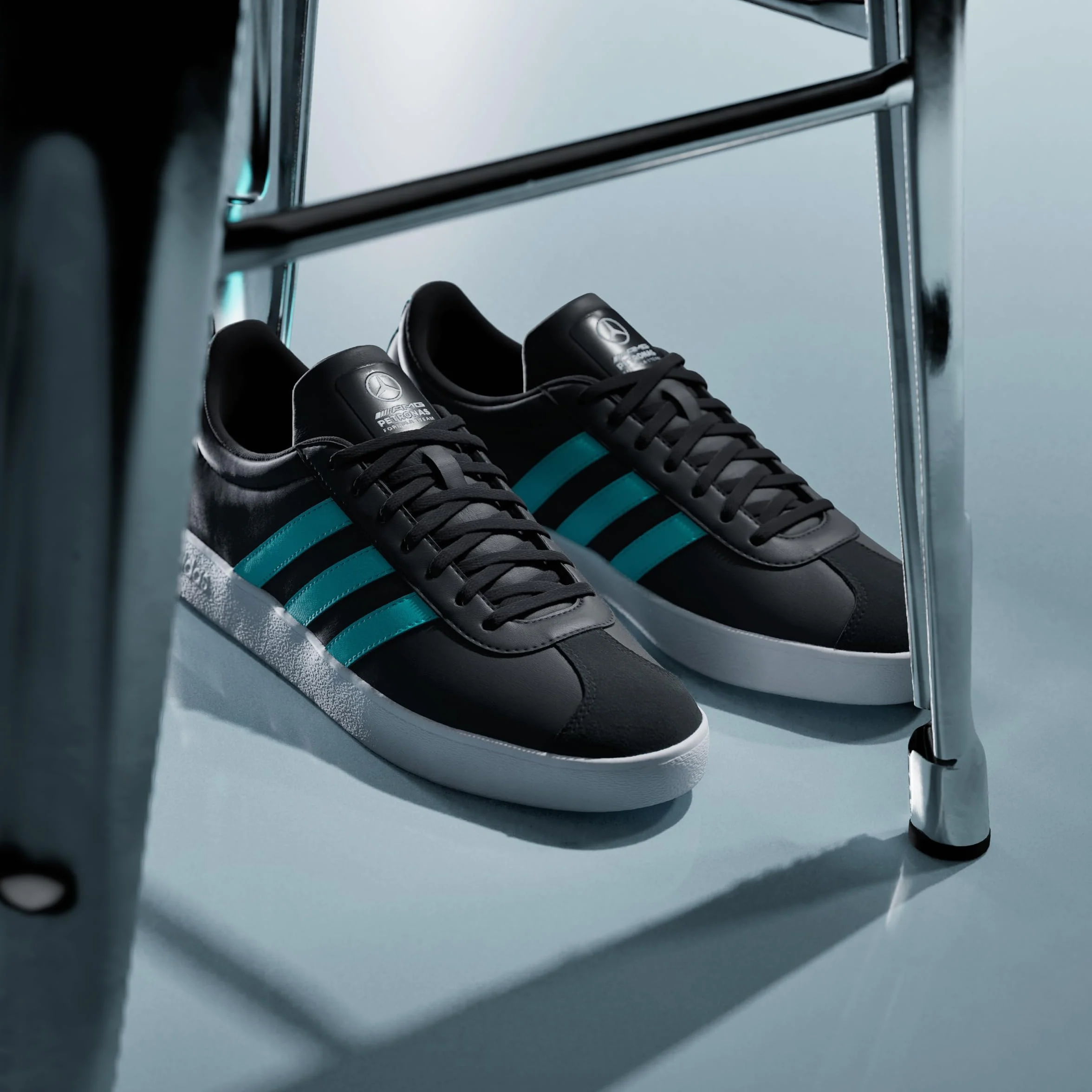 adidas Mercedes-AMG Petronas Formula One Team VL Court Zapatos Unisex Adulto