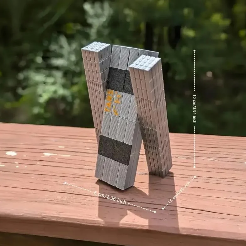Modelo Tars de Interstellar, reproducción del robotín de la película de Nolan