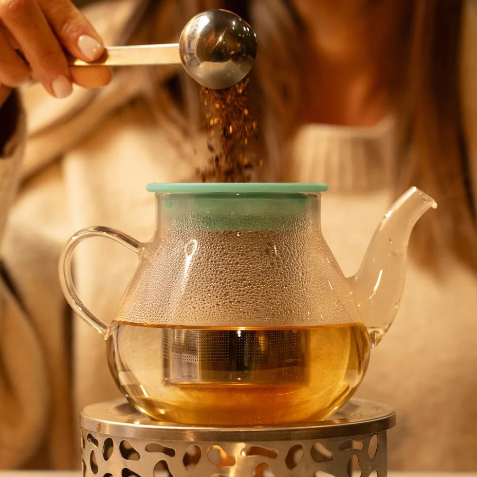 TEA SHOP - Tetera All in One Arabia 0,6L - De porcelana con infusor - Filtro de acero inoxidable - Accesorios para té o infusiones