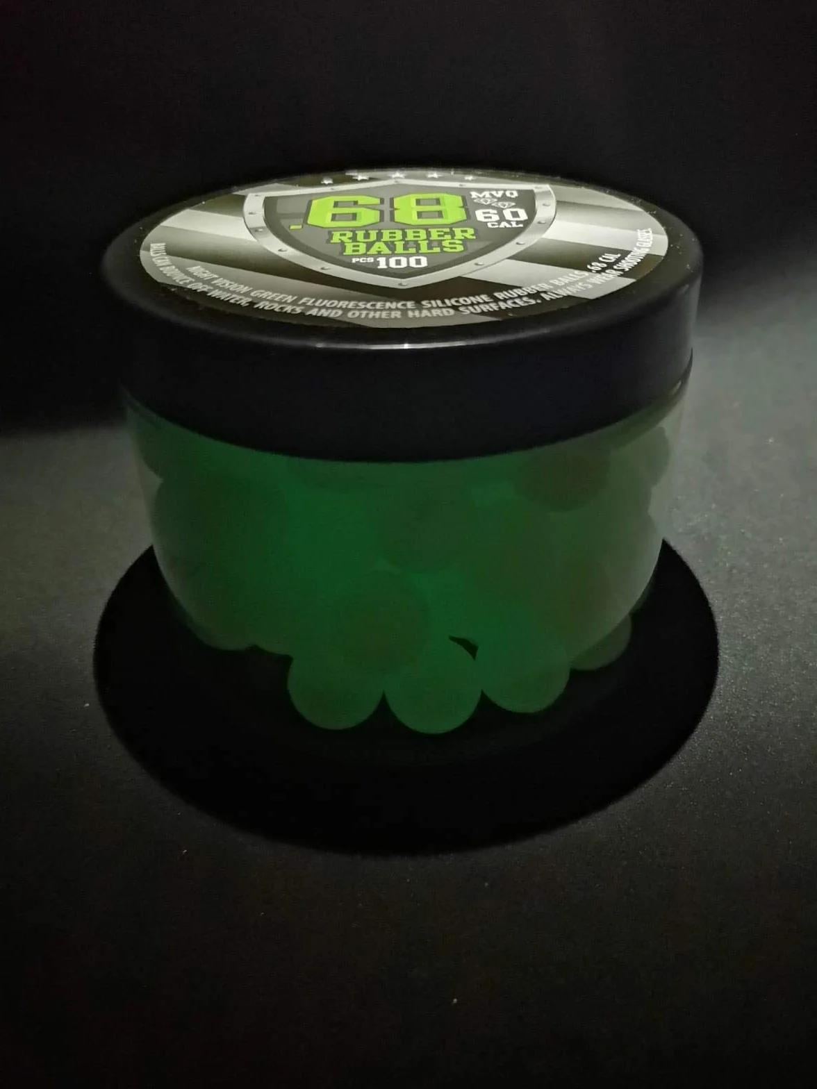 SSR 100 Night Vision Silicon Rubber Balls 68 Cal Green Fluorescence Paintballs Shining at Dark